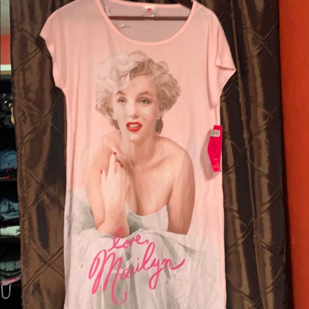 Marilyn Monroe night shirt